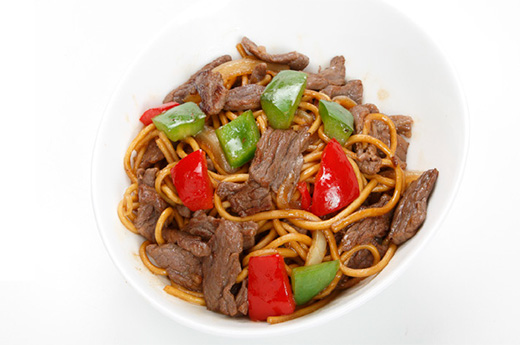 609.Nouilles sautées au boeuf ou poulet
